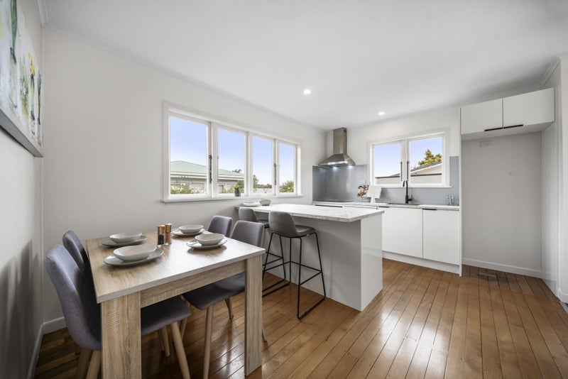 Character Charm, Modern Comfort64460685777153114