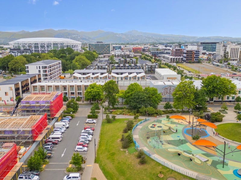 Urban Oasis in the Heart of the CBD with Garaging64460781716354112