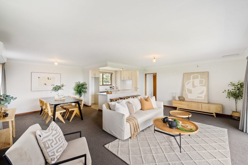 Sea views and A Park Outlook!64460987087363112