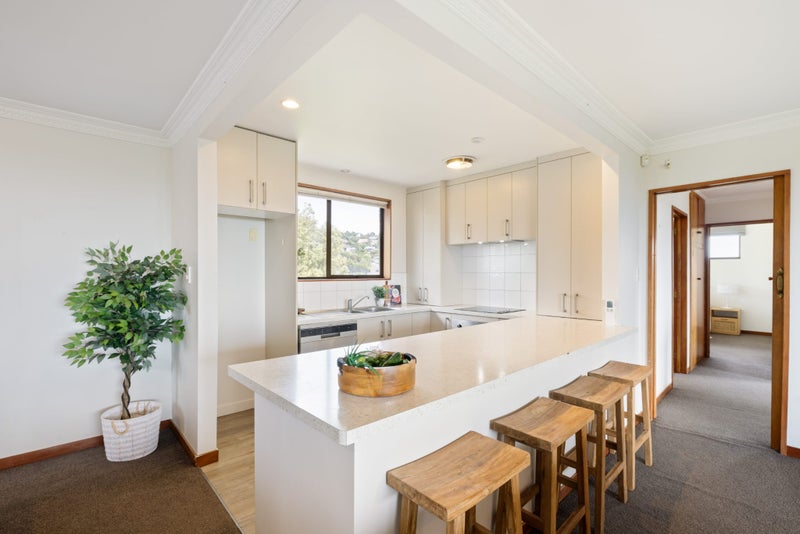 Sea views and A Park Outlook!64460987087363114