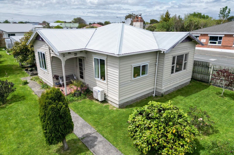 CHARACTER, COMFORT & GOOD VIBES64460987051650110