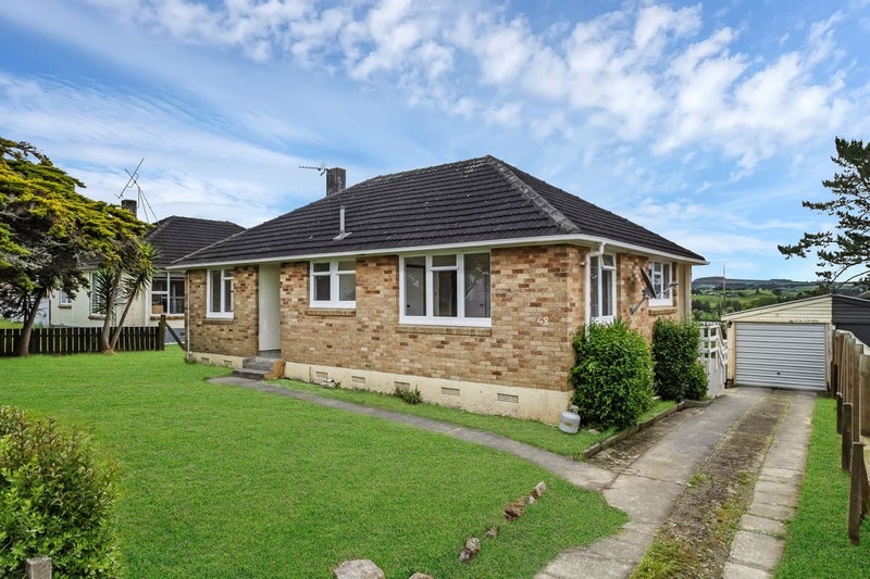 Brick & Tile with Rural Views64460987202561110