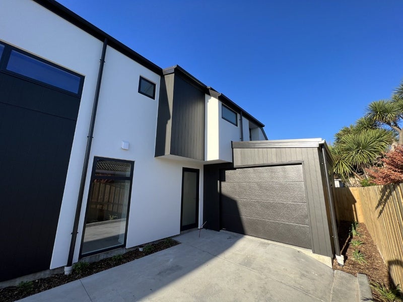 Somerfield, 2 bedrooms64460987218818110