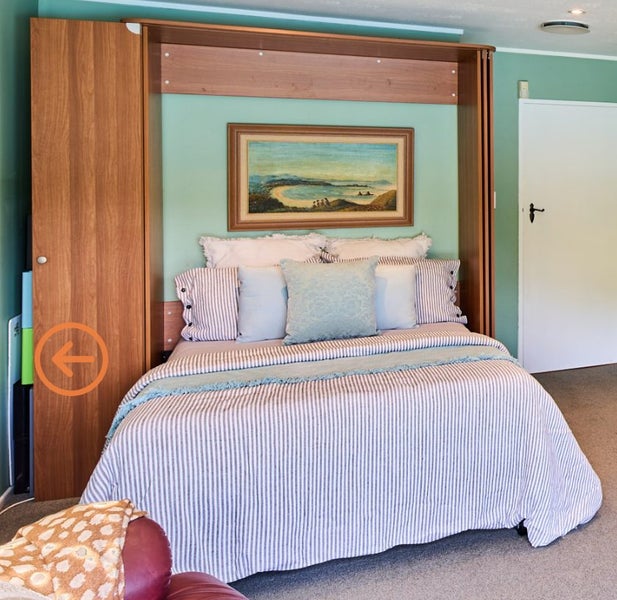 Pull Down Double Bed64461137573890110