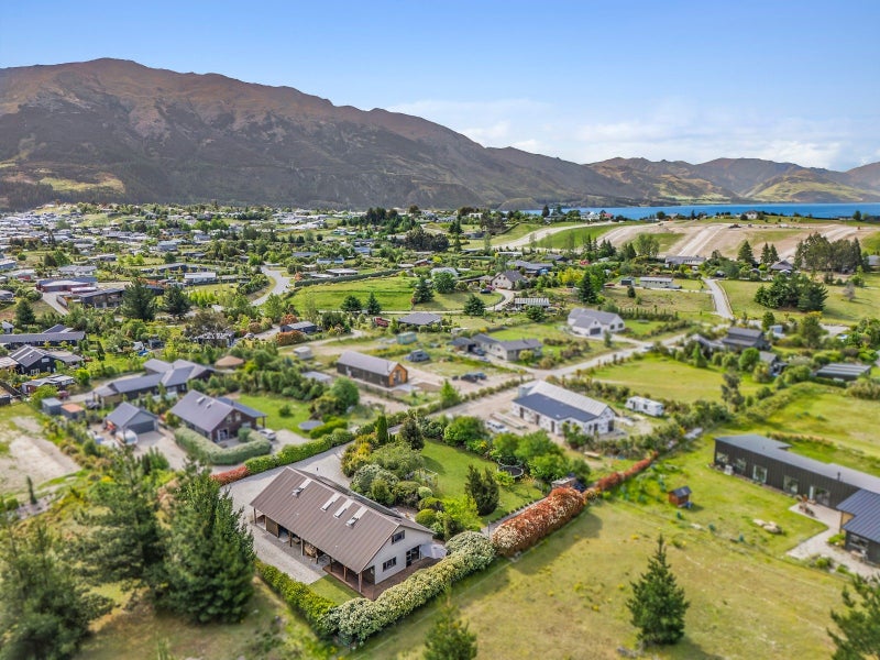 Charm, scale and versatility in Lake Hawea64461178464003110