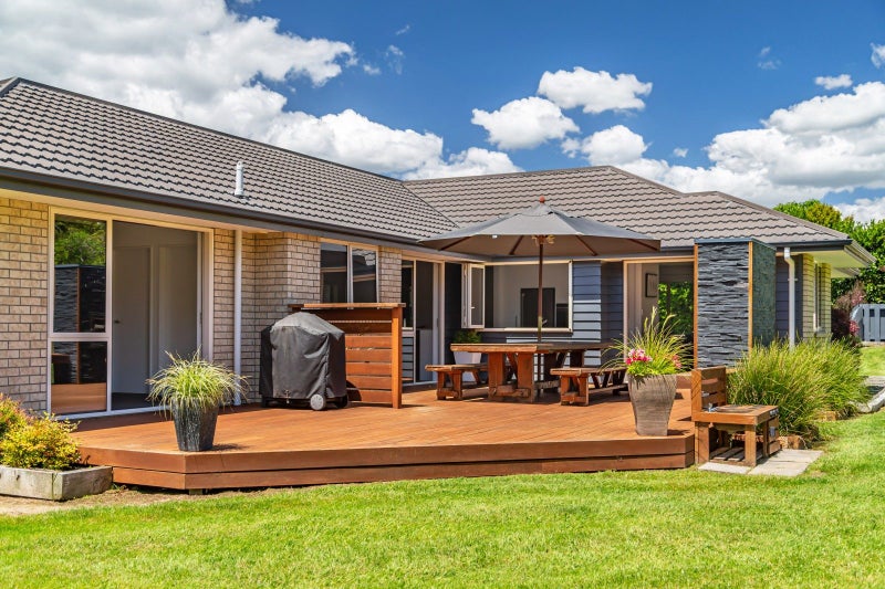 Modern comfort in a private rural setting64461192320002110