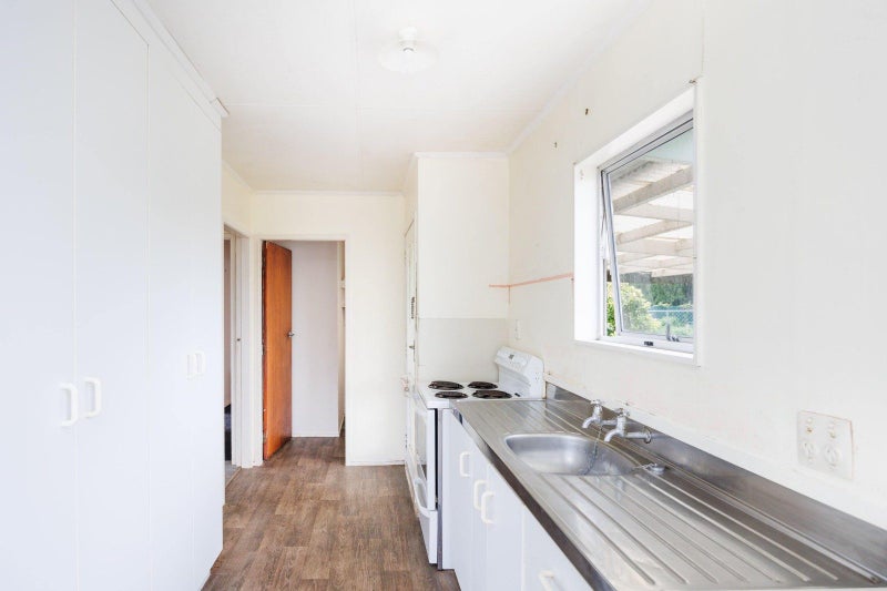 Private home with plenty of space and potential64461192302723111