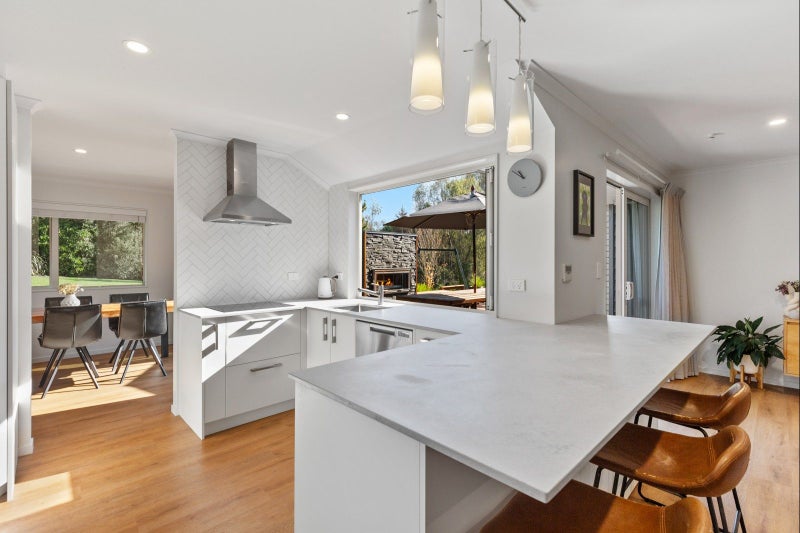 Modern comfort in a private rural setting64461192320002113