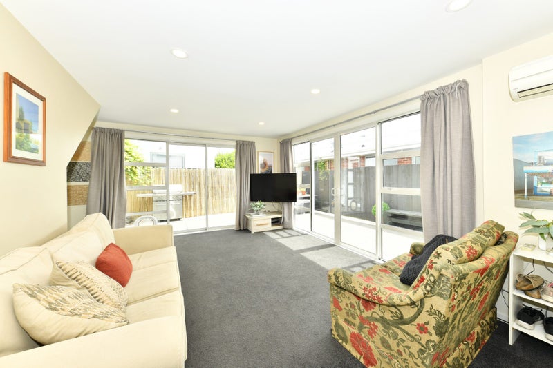 Motivated Seller! Freehold Gem!64461192409729114