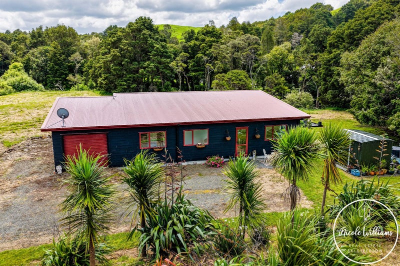 Near-New Home on 6 Acres in Paparoa64461192473602114