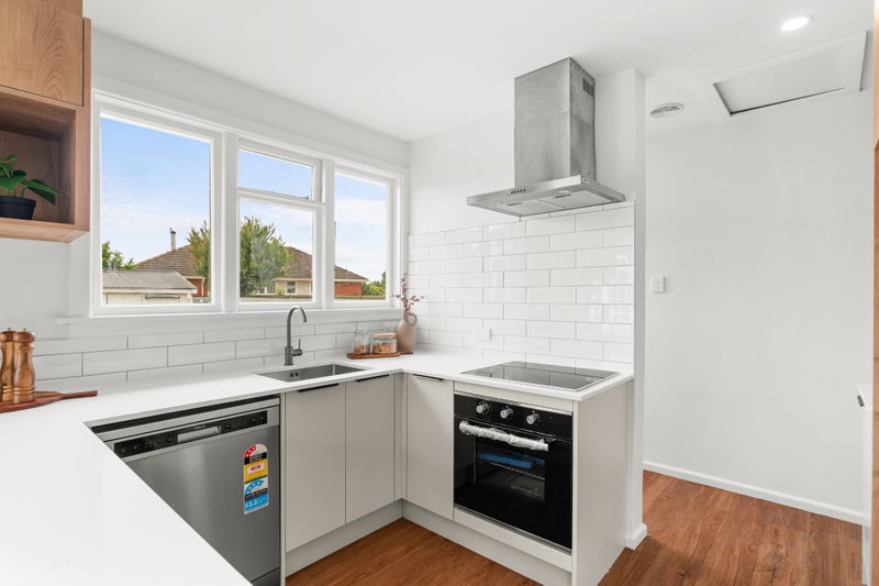 Freshly Renovated & Ready to Impress64461288303361113