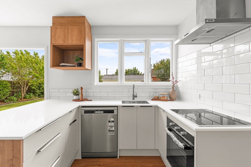 Freshly Renovated & Ready to Impress64461288303361114