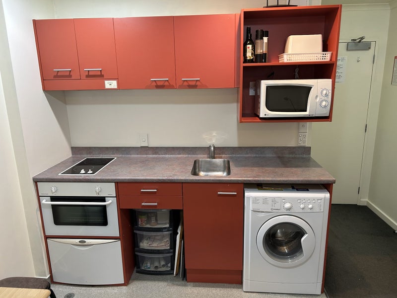 Thorndon, Studio64461422967425112