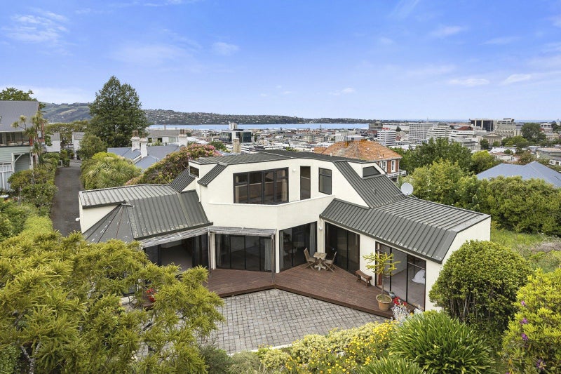 Space, comfort and a standout location64461422983170111