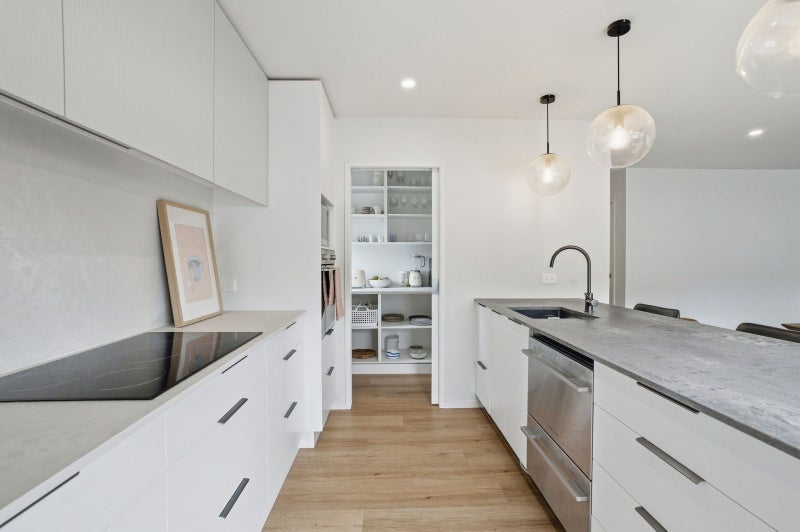 Move fast - this one feels like home64461423018114113