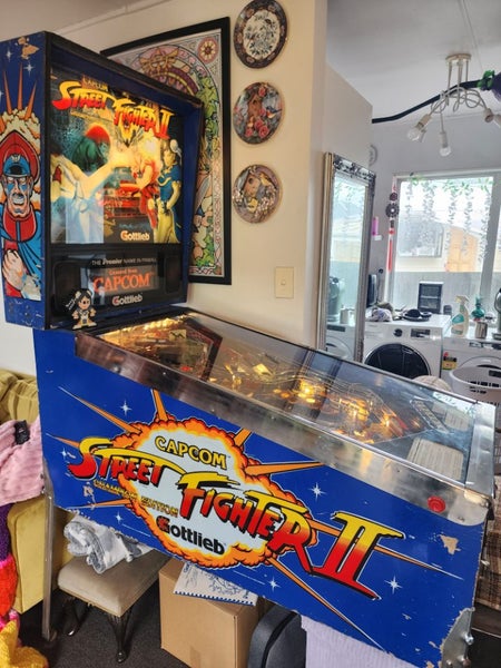 Street fighter pinball machine Carousel 1