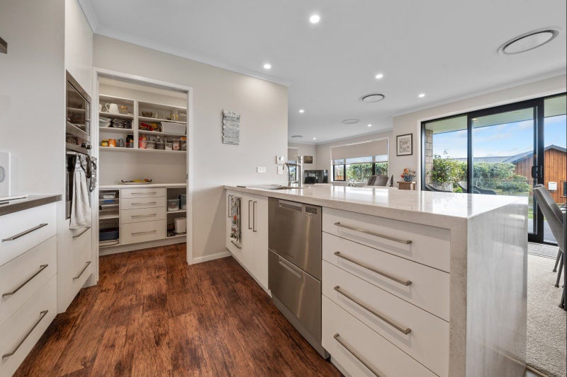 Fringe lifestyle with development potential64461540023937114