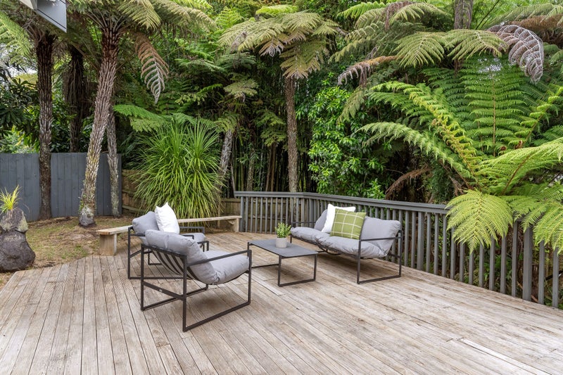 FREEHOLD, FULLY FENCED & FAMILY FRIENDLY64461635411458111