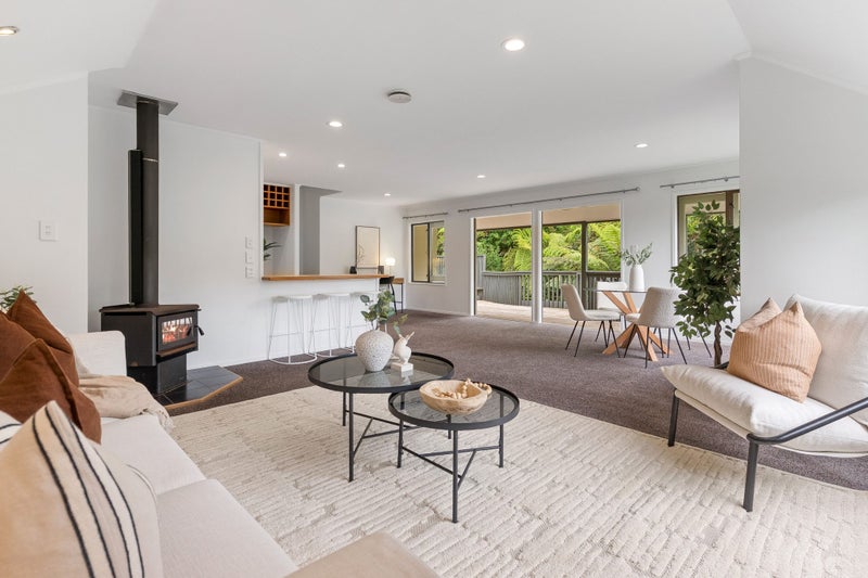 FREEHOLD, FULLY FENCED & FAMILY FRIENDLY64461635411458112