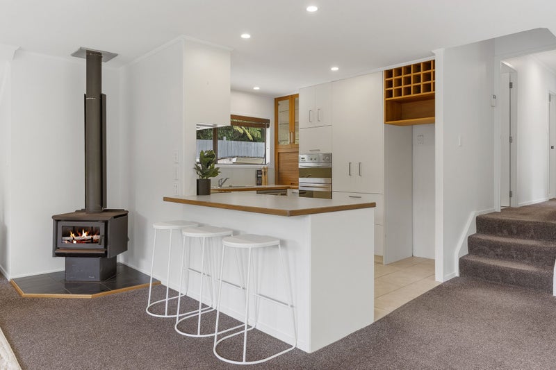 FREEHOLD, FULLY FENCED & FAMILY FRIENDLY64461635411458113