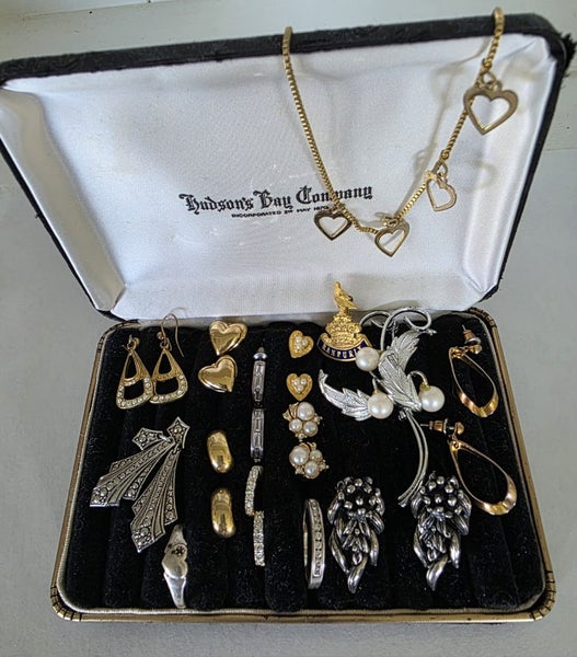 Deceased estate. Bulk jewellery Carousel 1