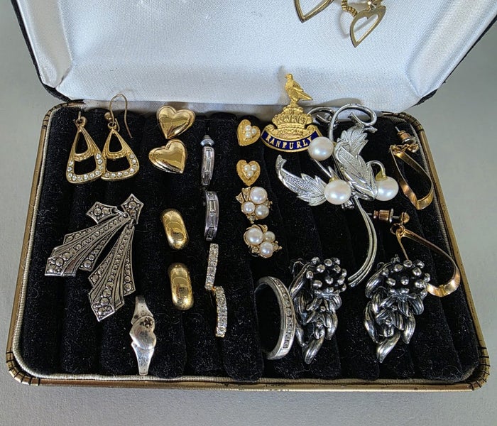 Deceased estate. Bulk jewellery Carousel 2