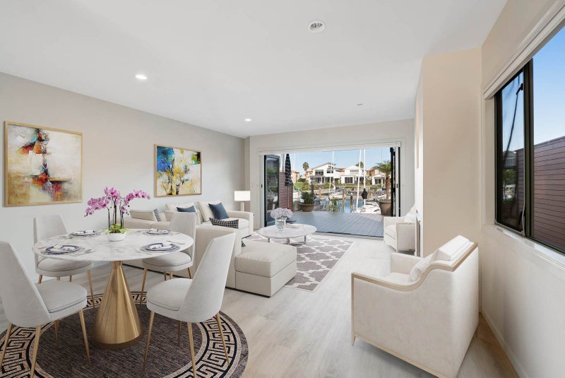 Waterfront Townhome with 12m Berth64461738567683113