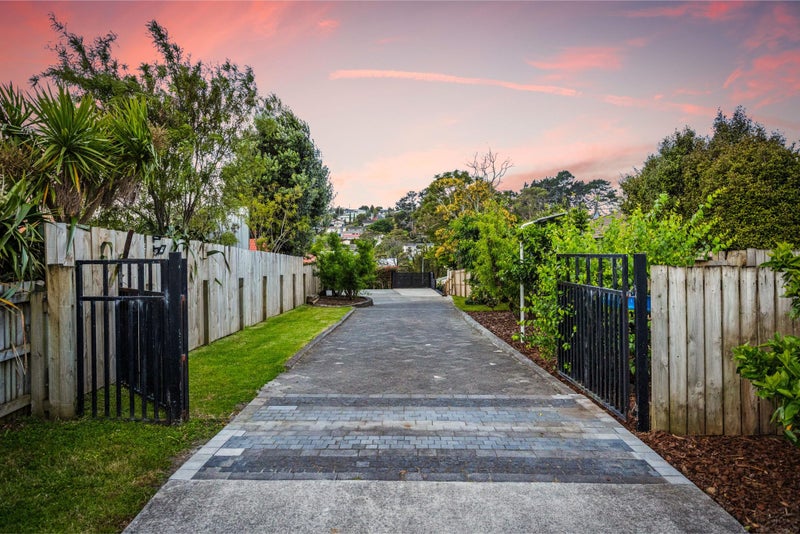 A Sunny Single-Level Surprise64539294063362111