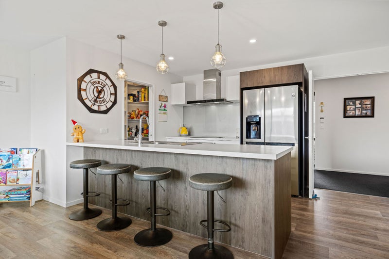 Room to Live: 3 Beds, Study & Dual Living64462136993155114