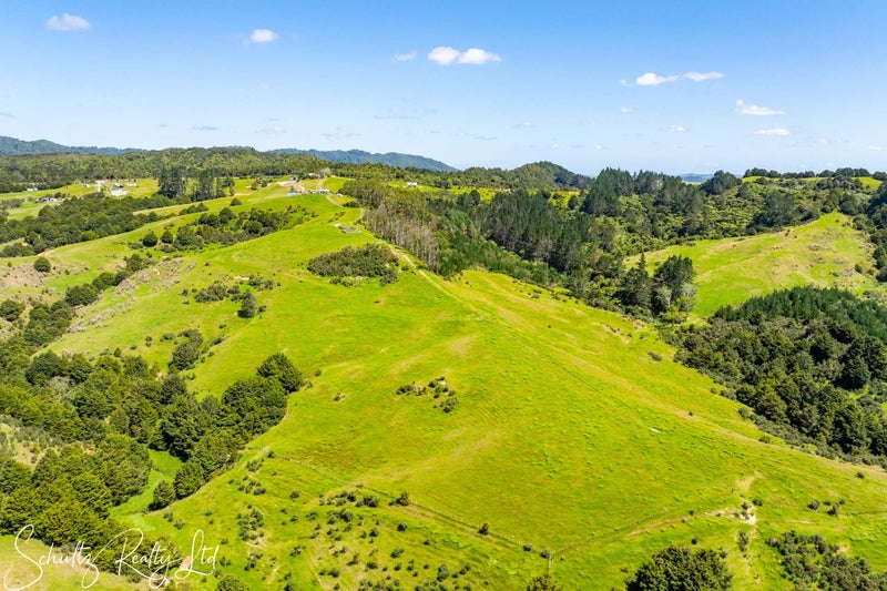 Rural block with creek and views!64461944869251111