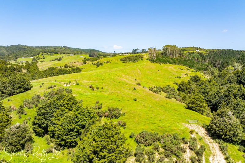 Rural block with creek and views!64461944869251113