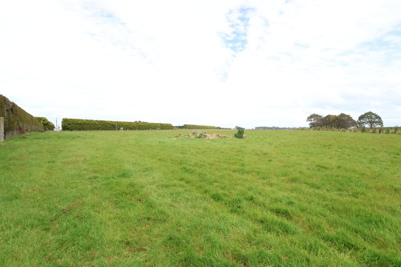 1.7 Ha Lifestyle Section With Power!64462136879362110