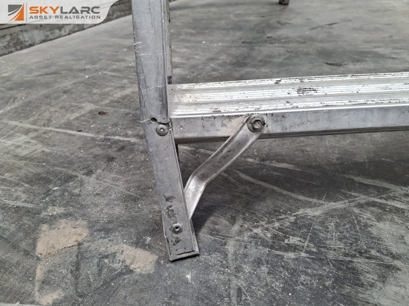 Werner Aluminium Stepladder Carousel 6