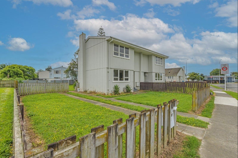 Two duplex units with huge potential64469508030337110