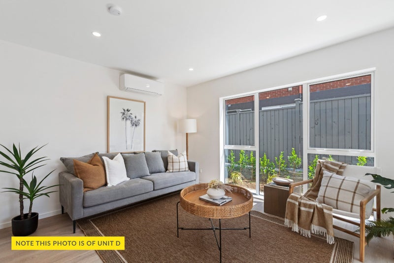 PRICED TO SELL! - Move in before Christmas.64462231543810112