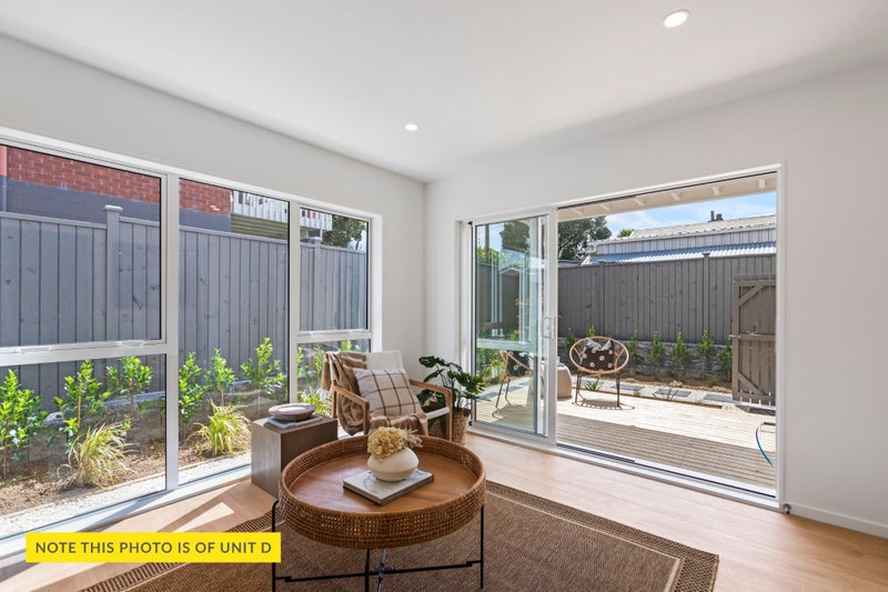 PRICED TO SELL! - Move in before Christmas.64462231543810113