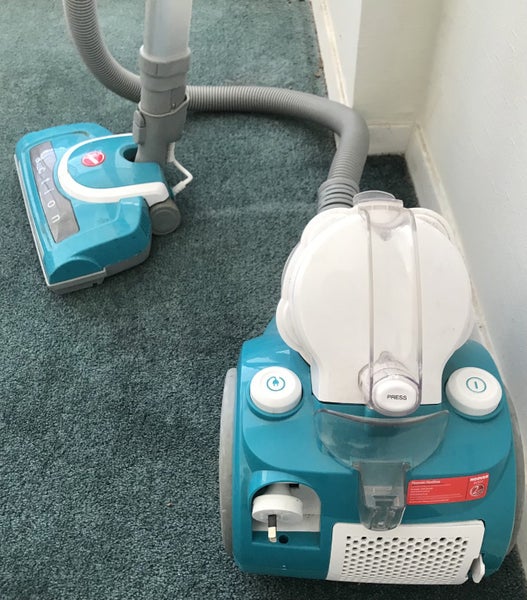 Powerful vacuum cleaner.64462286572674110