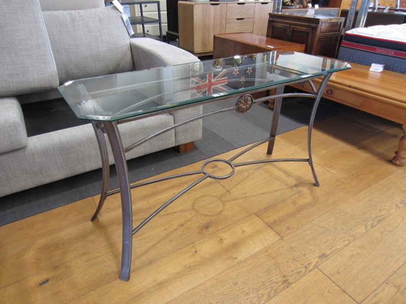 Glass Console Carousel 1