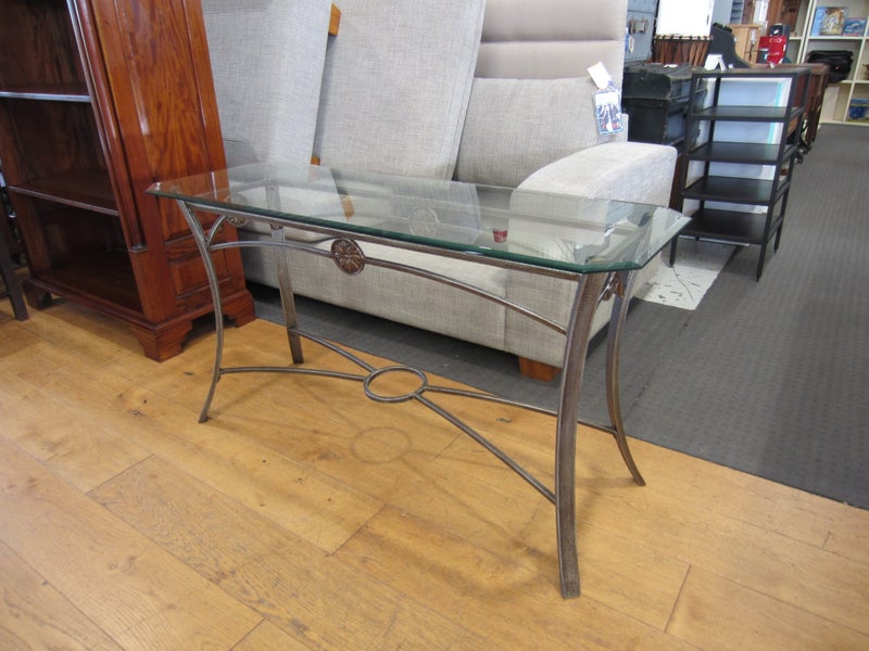 Glass Console Carousel 2