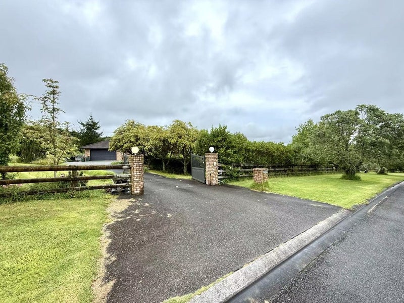 Kumeu, 4 bedrooms64462436356098111