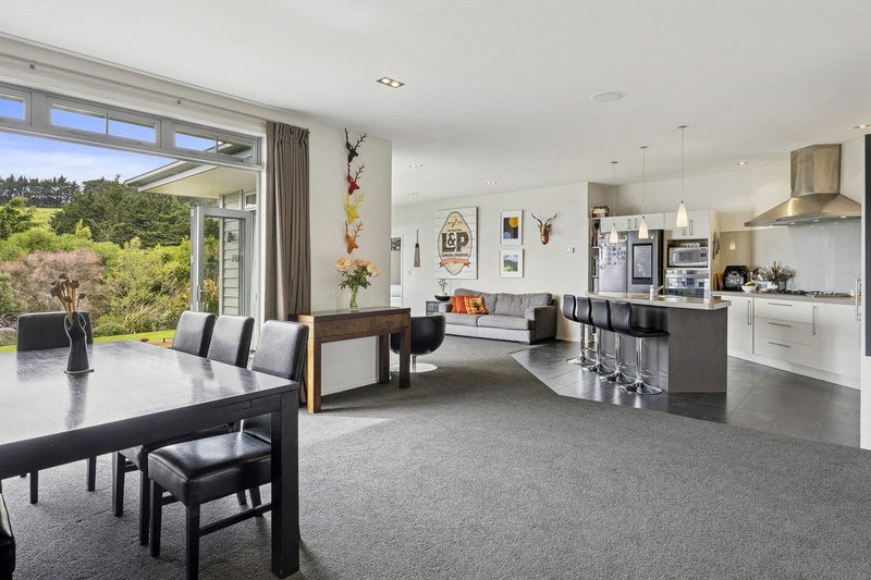 A Signature Residence of Distinction and Design64462738849411111