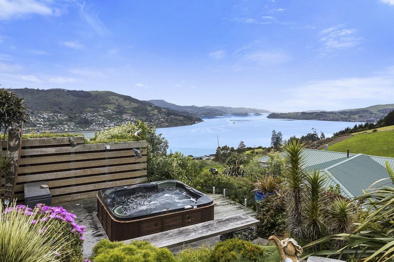 A Signature Residence of Distinction and Design64462738849411112