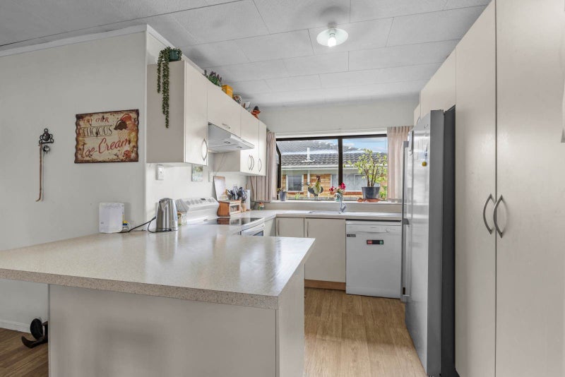 Semi Do-Up with Space, Potential, Value & More!!!64469801112963114