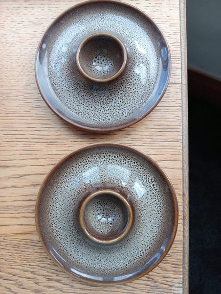 2 Temuka cobblestone egg cups.64463093882243110