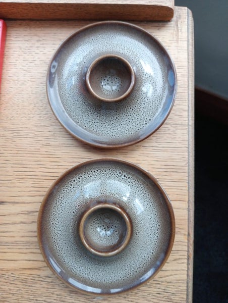 2 Temuka cobblestone egg cups.64463093882243113