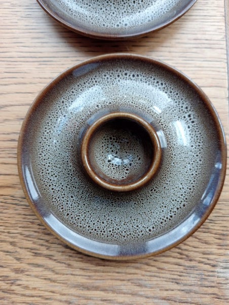 2 Temuka cobblestone egg cups.64463093882243111