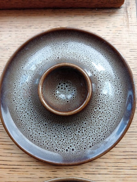 2 Temuka cobblestone egg cups.64463093882243112