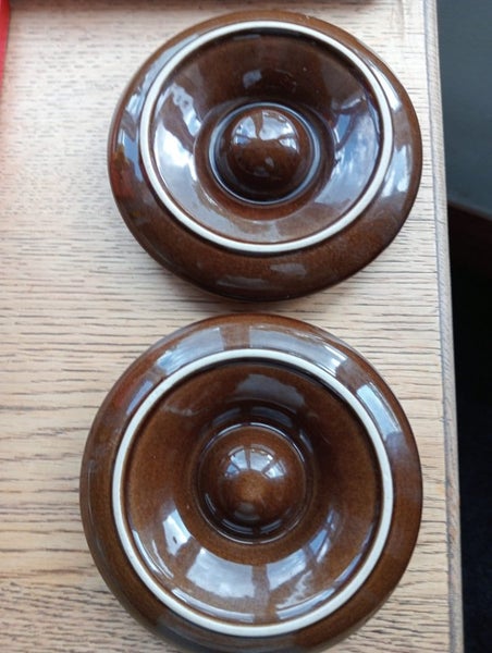 2 Temuka cobblestone egg cups.64463093882243114