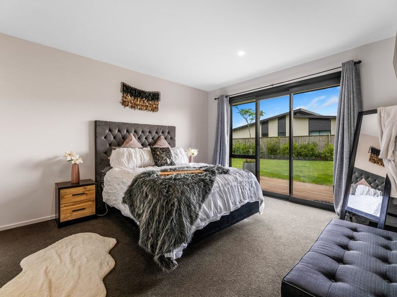 Sleek, Sophisticated, and Ready to Impress64463340299011114