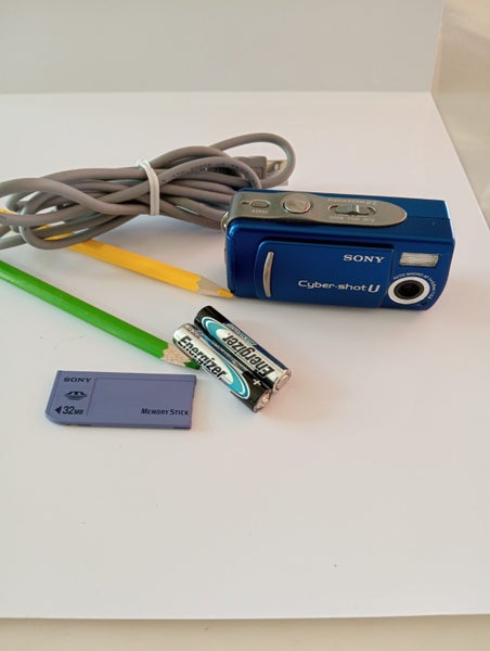 Minuture! Sony Cybershot U20 in beautiful condition Carousel 2